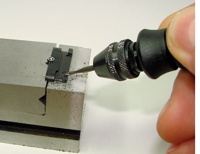 die Scheinwerfer werden mit der biegsamen Welle ausgehöhlt