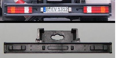 Vergleich der Rückleuchten von Ausgangsmodell und Originalfahrzeug