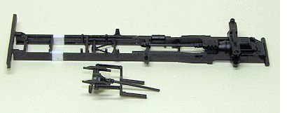 Fahrwerksteil neben dem verlängerten Rahmen