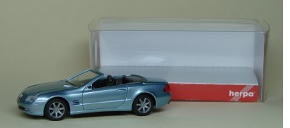 HERPA Mercedes SL neben seiner Verpackung