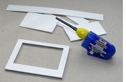 die mit Polystyrolplatte unterfütterte Gebäudegrundplatte