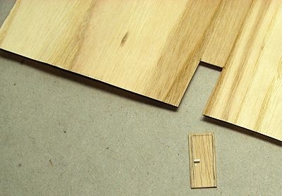 Tür aus Kiefernholzfurnier