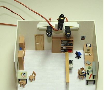 die LEDs von KAHLERT-LICHT sind oberhalb des Werkstattraumes angebracht