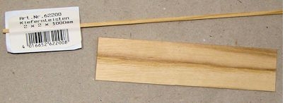 Kiefernholzprofilleistchen und -furnier