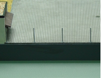 die aufgestellten Zaunpfosten