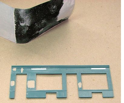 verschliffenes Hausfrontteil aus dem KIBRI-Bausatz